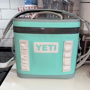 YETI Hopper 8 Aquifer blue/seafoam